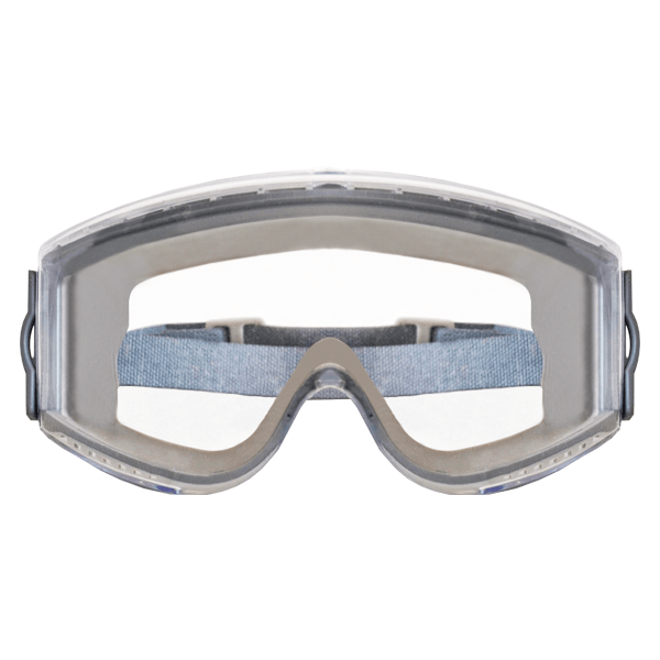 Vista frontal de un par de gafas de esquí con montura gris, lentes transparentes y correa azul claro ajustable, sobre un fondo blanco. Las gafas parecen duraderas y diseñadas para deportes de invierno.