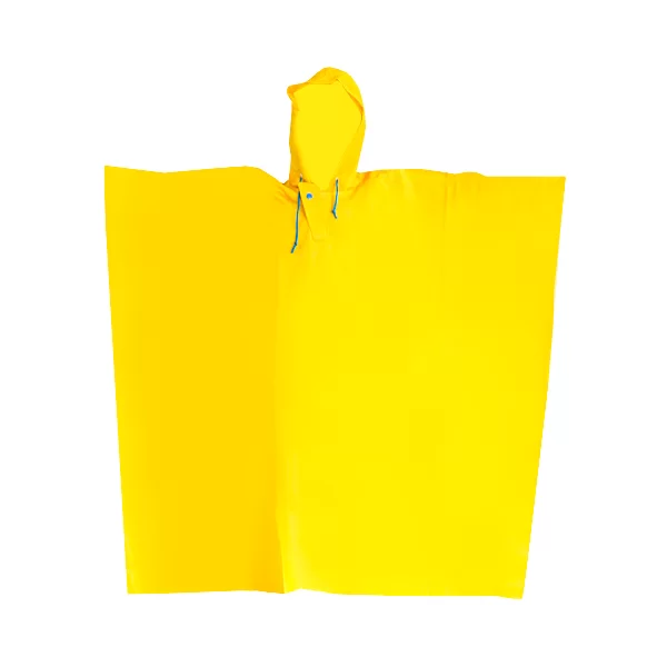Un poncho de lluvia desplegado de color amarillo brillante con capucha, tumbado sobre un fondo blanco. El poncho es ligero e impermeable, diseñado para protegerse de la intemperie.