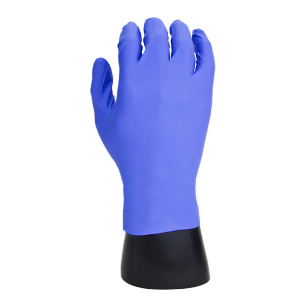 Un único guante de látex de color azul brillante colocado en posición vertical sobre un soporte negro, con los dedos extendidos y ligeramente curvados como si estuvieran listos para usarlos. el guante parece suave y duradero, adecuado para tareas médicas o de limpieza.