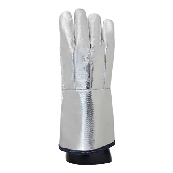 Guante de protección térmica de color plateado diseñado para altas temperaturas, que presenta una superficie reflectante con costuras visibles y un puño negro en la base.