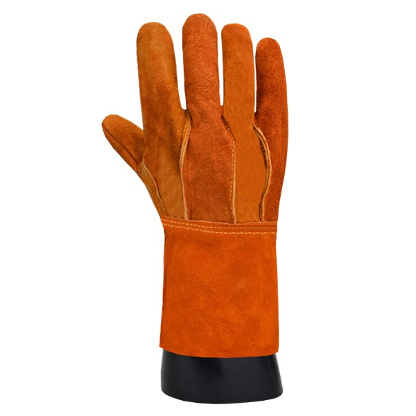 Un único guante de soldadura de color naranja hecho de cuero, colocado en posición vertical sobre un fondo blanco, mostrando el lado exterior con costuras visibles y costuras reforzadas.