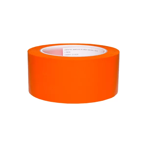 Un rollo de cinta de PVC de color naranja brillante con texto blanco que especifica los detalles del producto, centrado en un fondo liso y claro.
