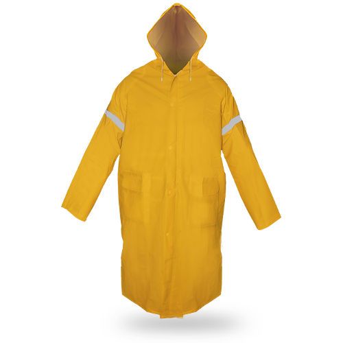 Un impermeable de color amarillo brillante con capucha, grandes bolsillos delanteros y rayas plateadas reflectantes en las mangas, sobre un fondo blanco.