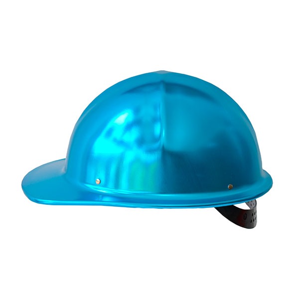 Un casco azul metálico brillante con una superficie lisa y una correa ajustable visible, aislado sobre un fondo blanco liso.