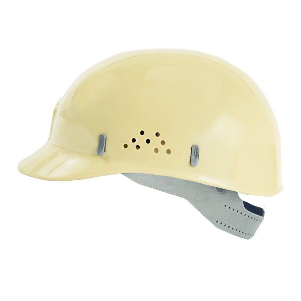 Casco de construcción amarillo con correa gris ajustable, aislado sobre fondo blanco. el casco presenta orificios de ventilación y un ligero brillo en su superficie.
