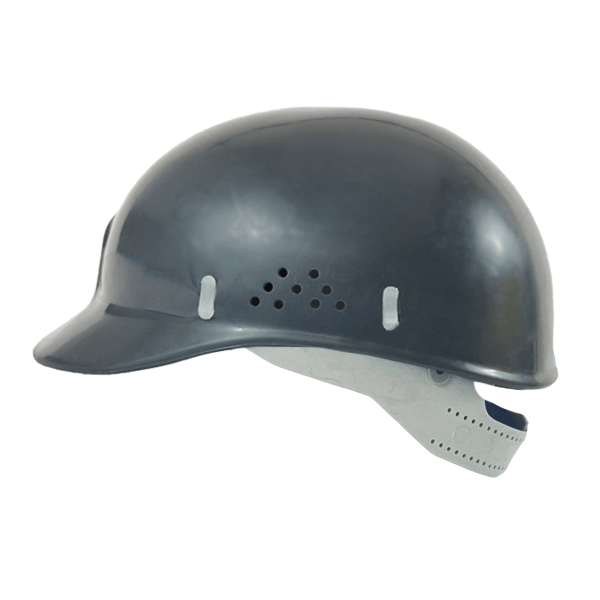 Un casco de bateo de béisbol azul marino aislado sobre un fondo blanco. el casco cuenta con salidas de aire, una correa ajustable para la barbilla y una visera protectora en la parte delantera.