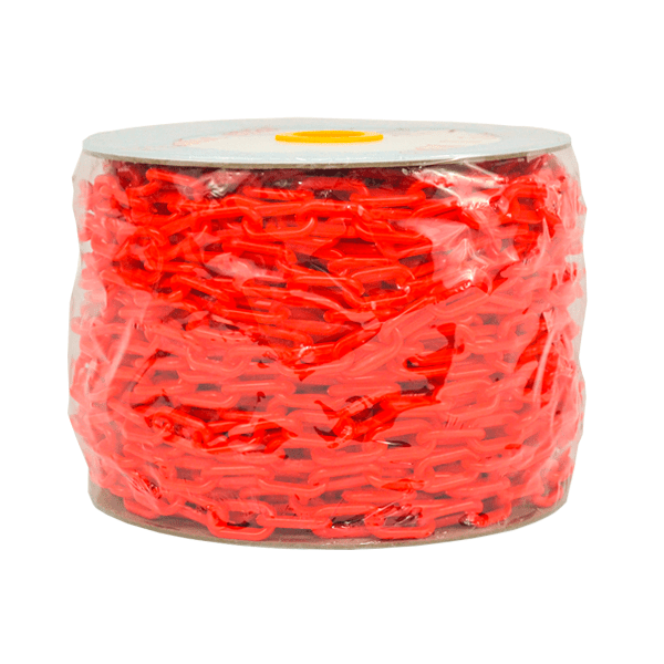 Un frasco de plástico transparente lleno de papel triturado de color rojo brillante, bien embalado, visto sobre un fondo blanco. el frasco tiene una tapa de metal plateado con un pequeño detalle amarillo en la parte superior.