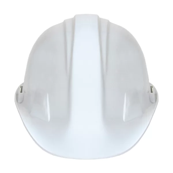 Un casco de seguridad de construcción blanco aislado sobre un fondo blanco. El casco tiene una superficie lisa y brillante con crestas que van de adelante hacia atrás y correas laterales ajustables para su ajuste.