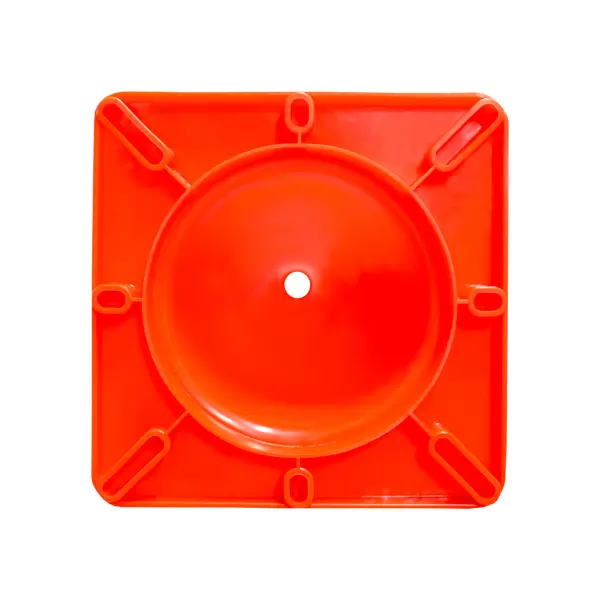 Un trineo cuadrado de plástico de color rojo vibrante con una zona central circular para sentarse y cuatro asas periféricas, centradas sobre un fondo blanco.