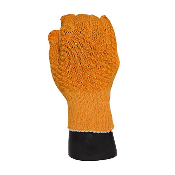 Un guante de seguridad tejido de color naranja con puño elástico negro, presentado sobre un fondo blanco. El guante está diseñado para uso con la mano izquierda y presenta textura para mayor agarre.