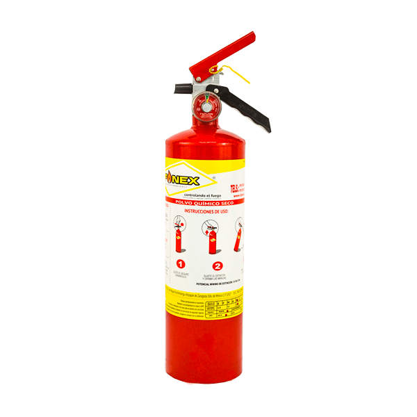 Un extintor de incendios rojo con un manómetro y un imperdible en la parte superior, etiquetado en amarillo y blanco para uso en incendios eléctricos y combustibles.