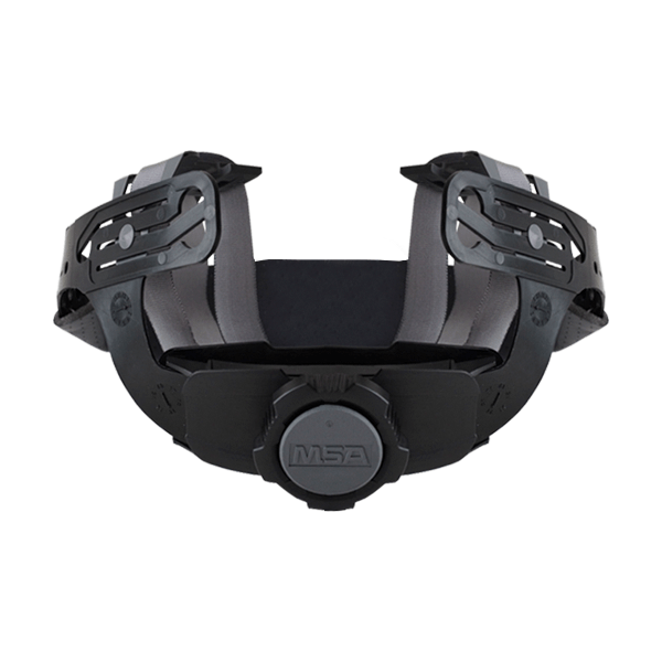 Vista frontal de un casco protector msa negro con correas ajustables y ventilación en los laterales, aislado sobre un fondo blanco.